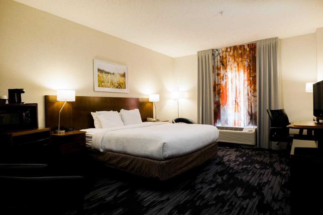 Fairfield Inn & Suites By Marriott Charleston North/Ashley Phosphate North Charleston Bagian luar foto